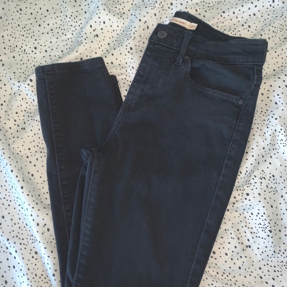 Black High Rise Levi Skinny Jeans